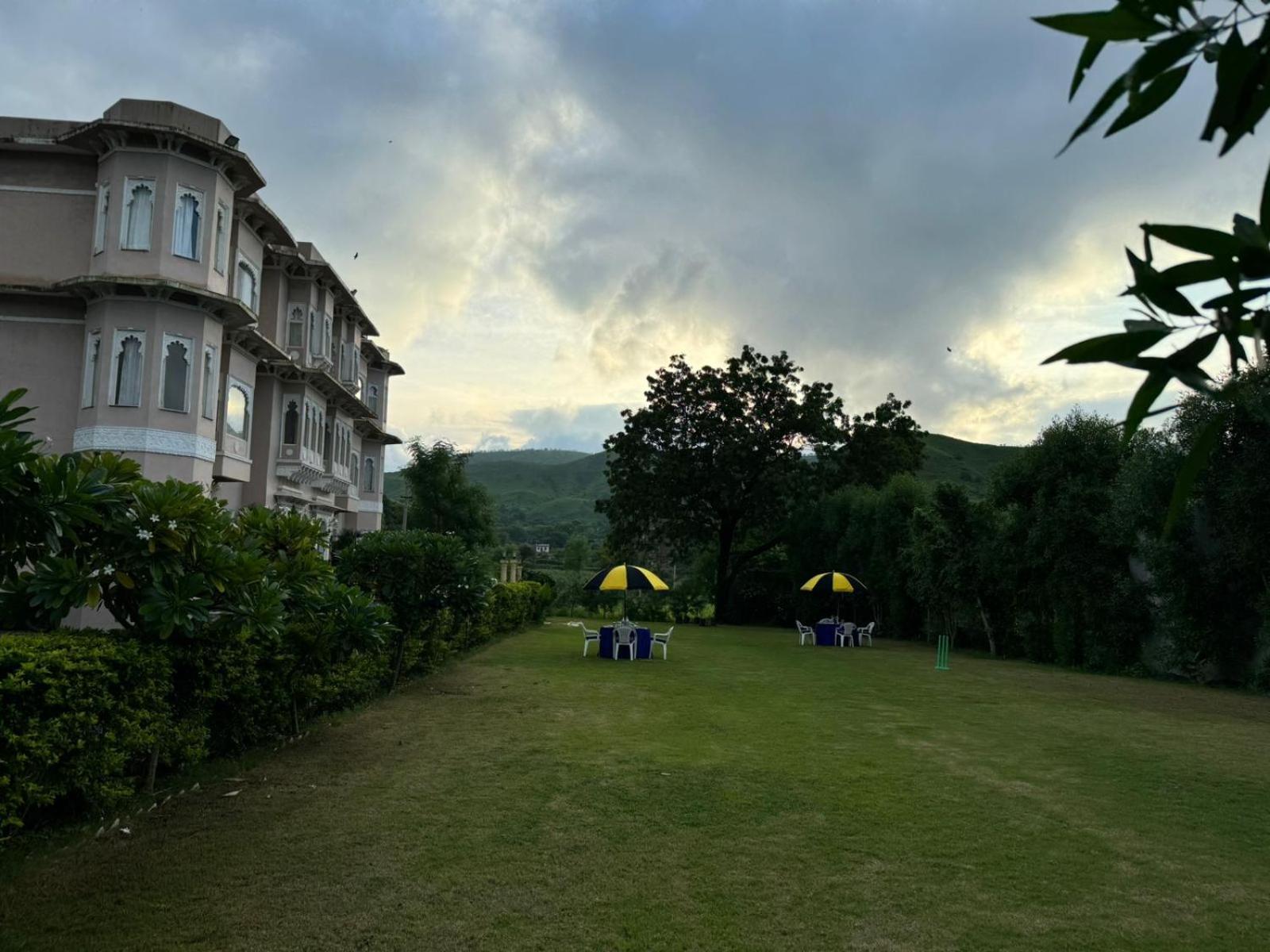 Jag Aravali Resort Udaipur By Naina Staycation - Best For Corporate Events - Family Parties - Mice Kültér fotó